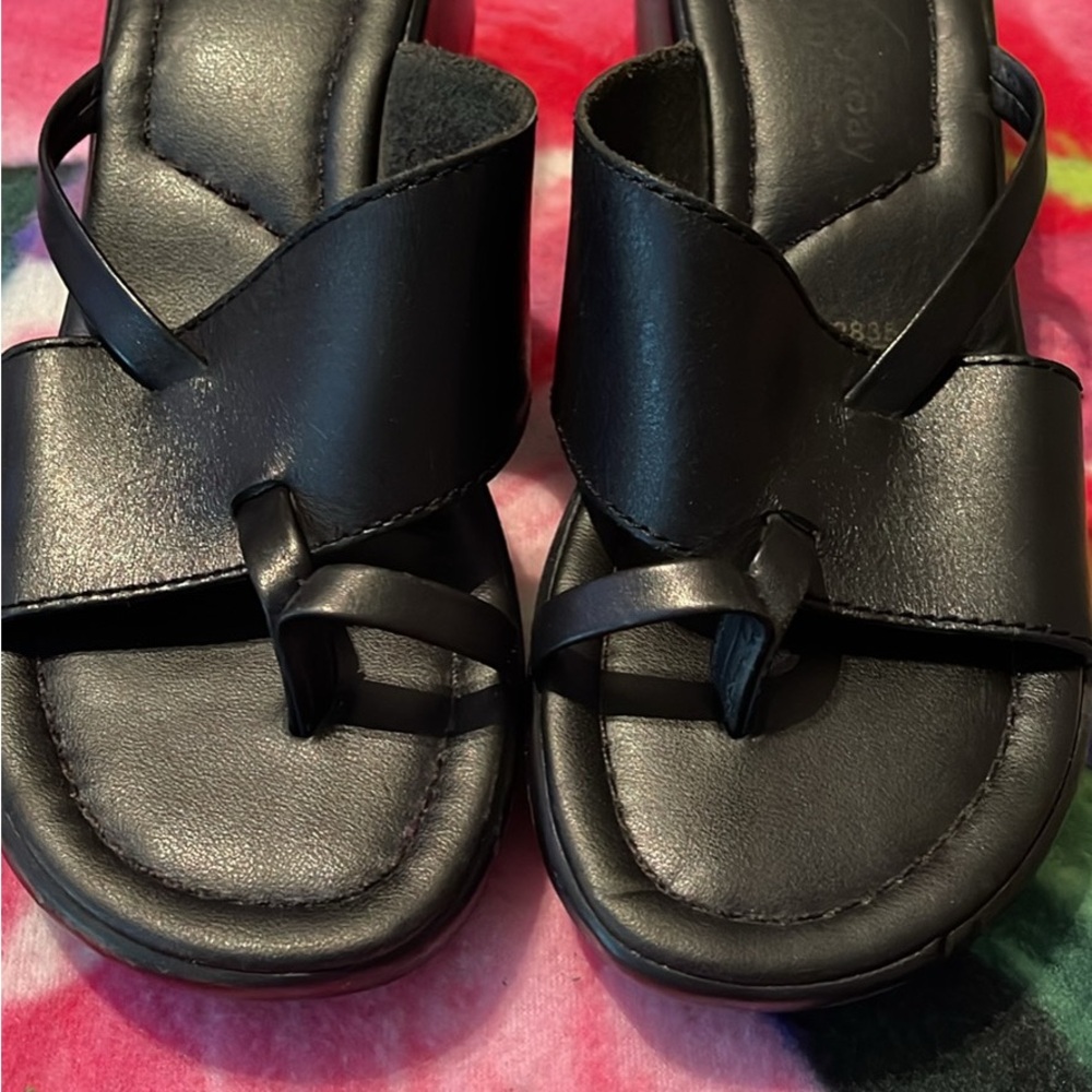 Elegant Black leather Women's Sandals